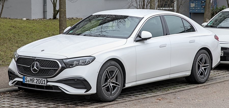 Mercedes-Benz E 2024 E260L