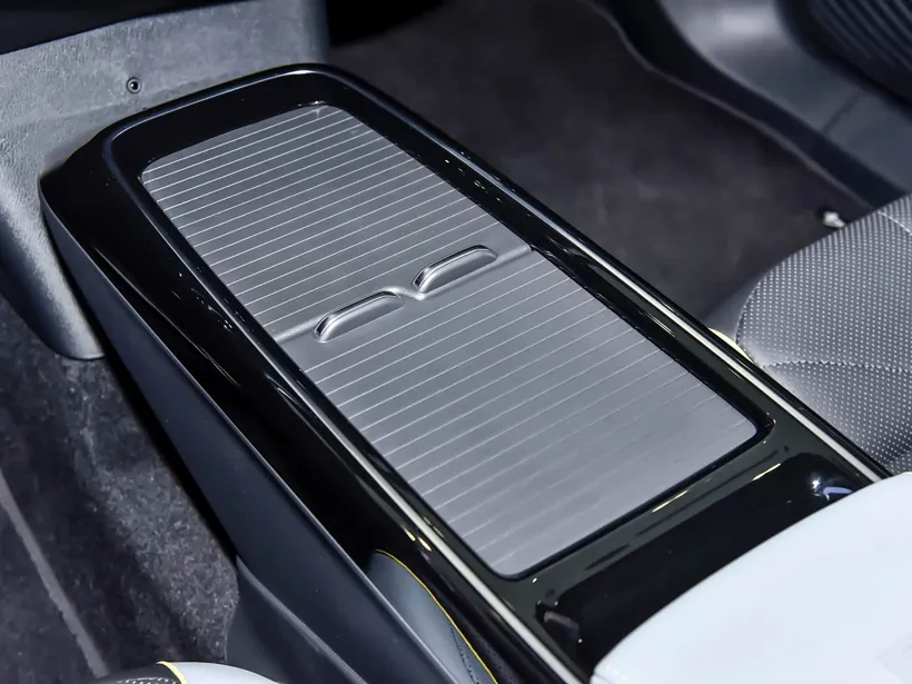 VW ID4X 2