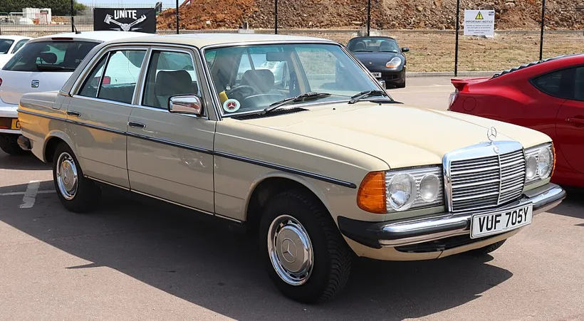 Mercedes-Benz E 2024 E 300 L 48V 2.0T Luxury 2