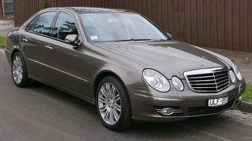 Mercedes-Benz E 2024 E260L 3