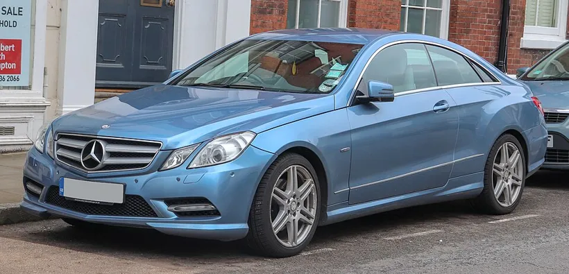 Mercedes-Benz E 2024 E260L 4