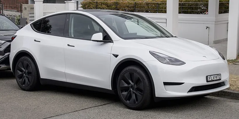 Model Y 2025 4